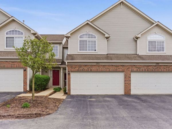 394 Jamestown Court , Aurora, IL 60504
