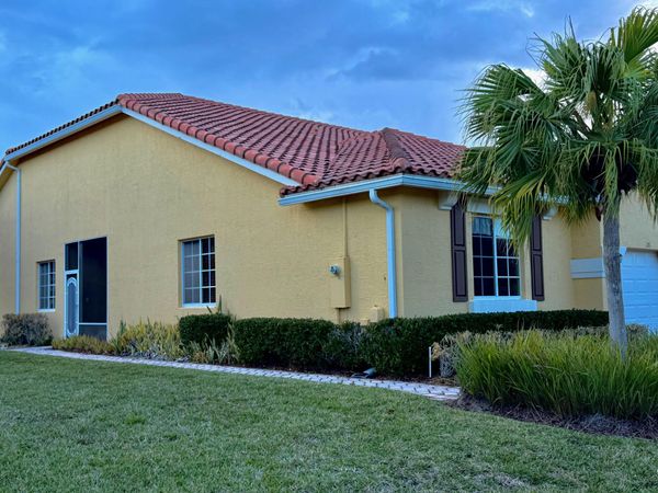 6510 Oxford Circle, Unit 101, Vero Beach, FL 32966