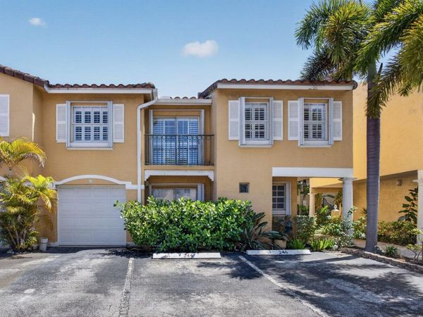 1020 Lake Shore Drive, Unit 105, Lake Park, FL 33403