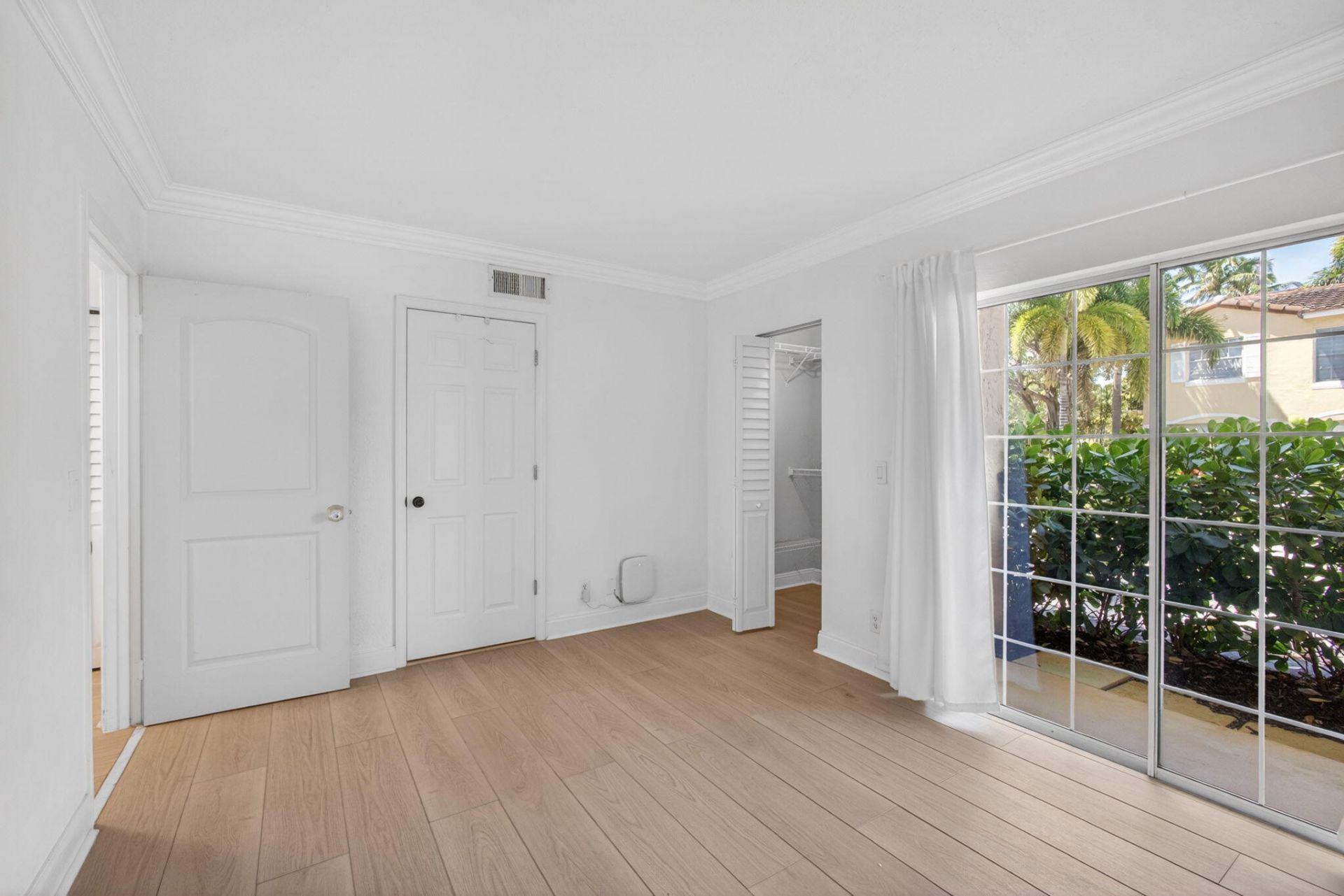 1020 Lake Shore Drive, Unit 105, Lake Park, FL 33403 Photo