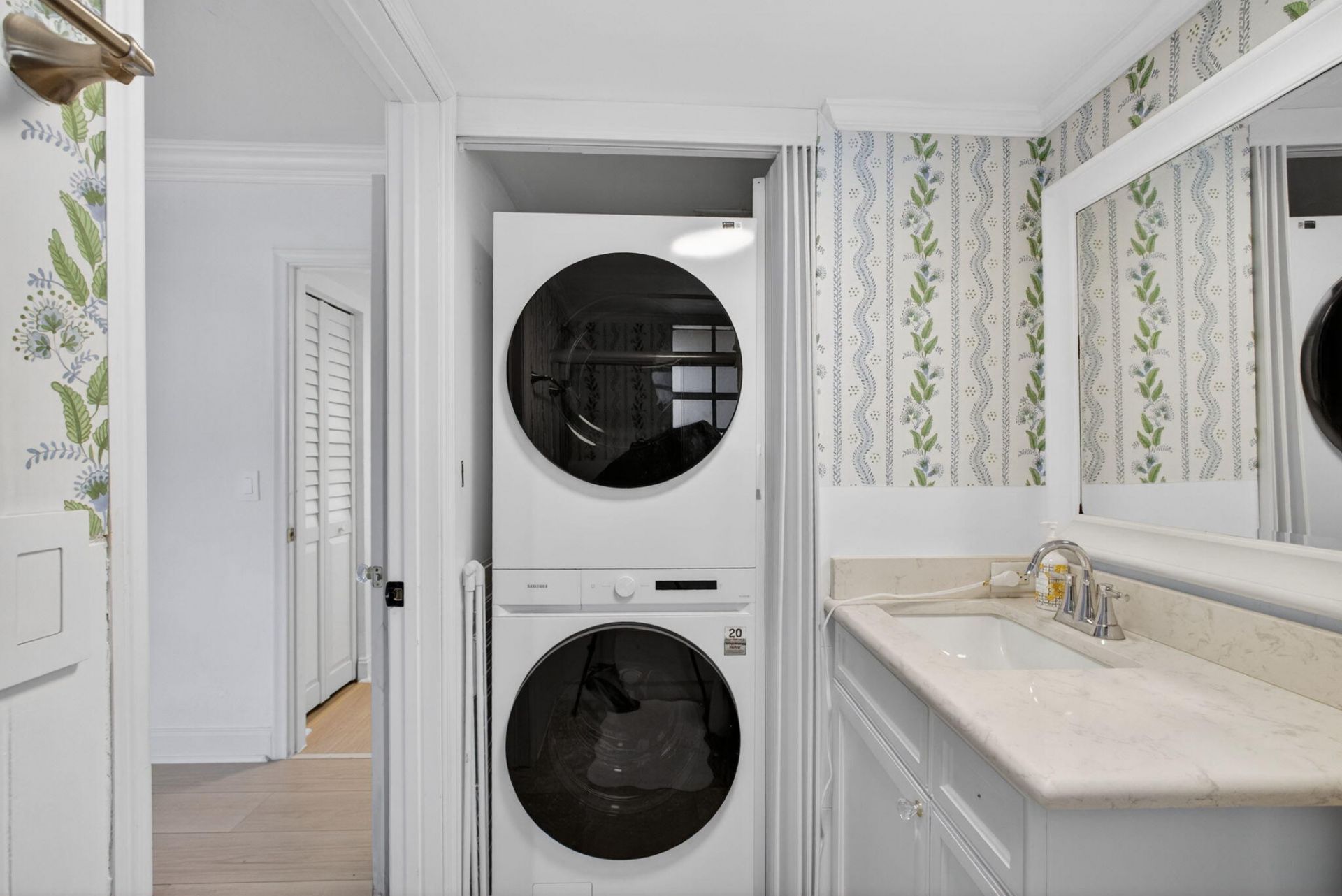 1020 Lake Shore Drive, Unit 105, Lake Park, FL 33403 Photo