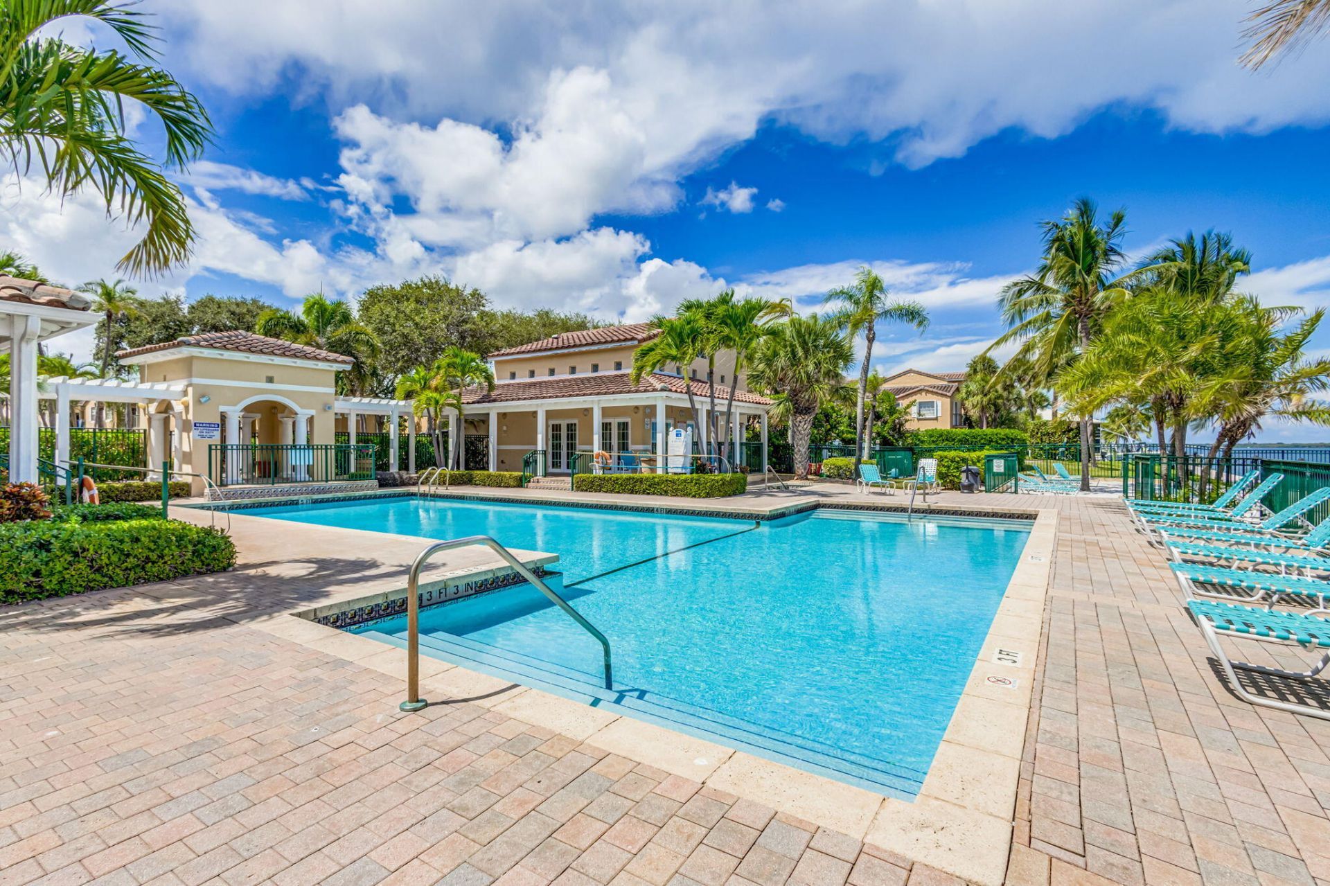 1020 Lake Shore Drive, Unit 105, Lake Park, FL 33403 Photo
