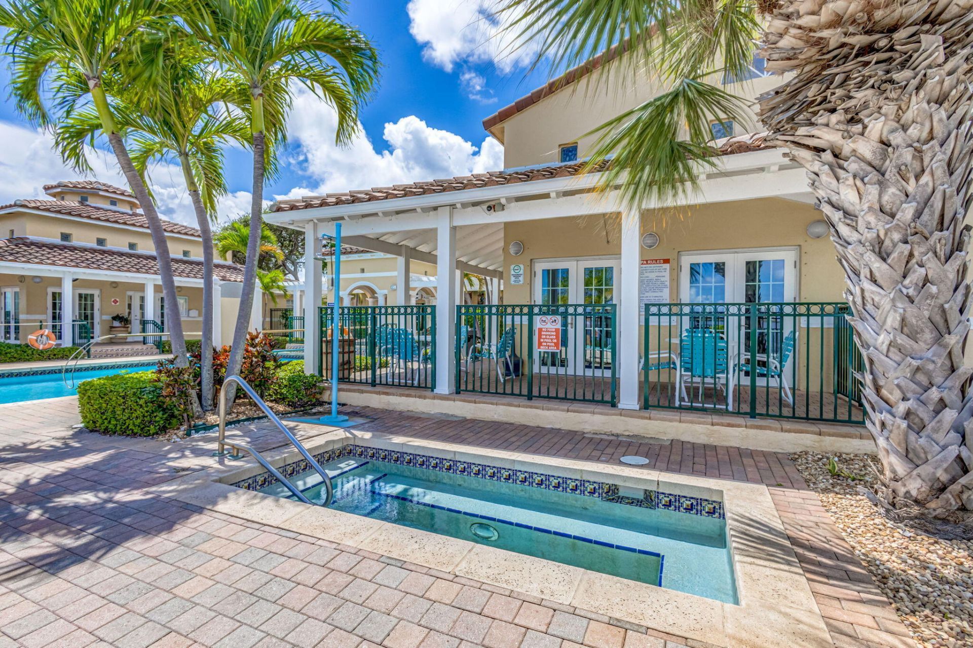 1020 Lake Shore Drive, Unit 105, Lake Park, FL 33403 Photo