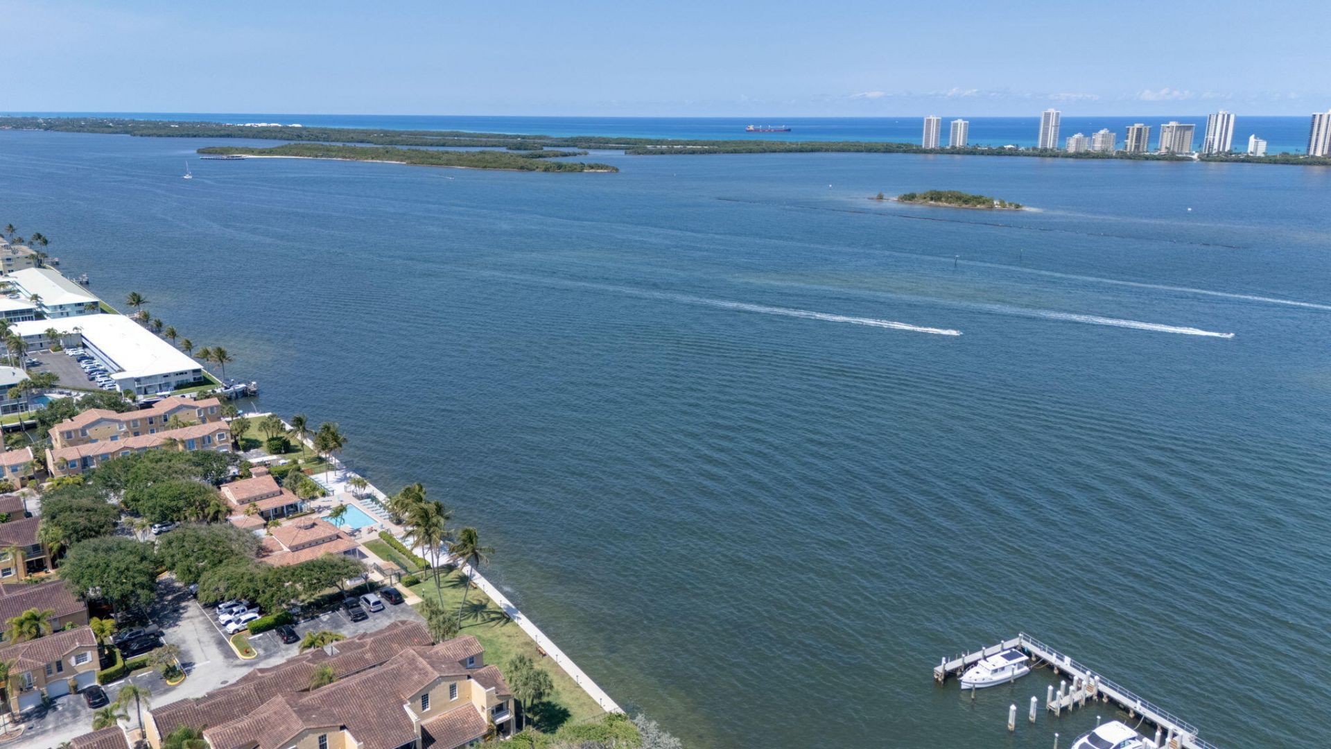 1020 Lake Shore Drive, Unit 105, Lake Park, FL 33403 Photo