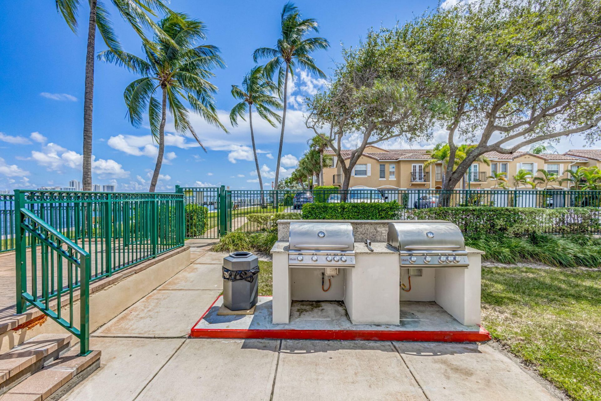 1020 Lake Shore Drive, Unit 105, Lake Park, FL 33403 Photo