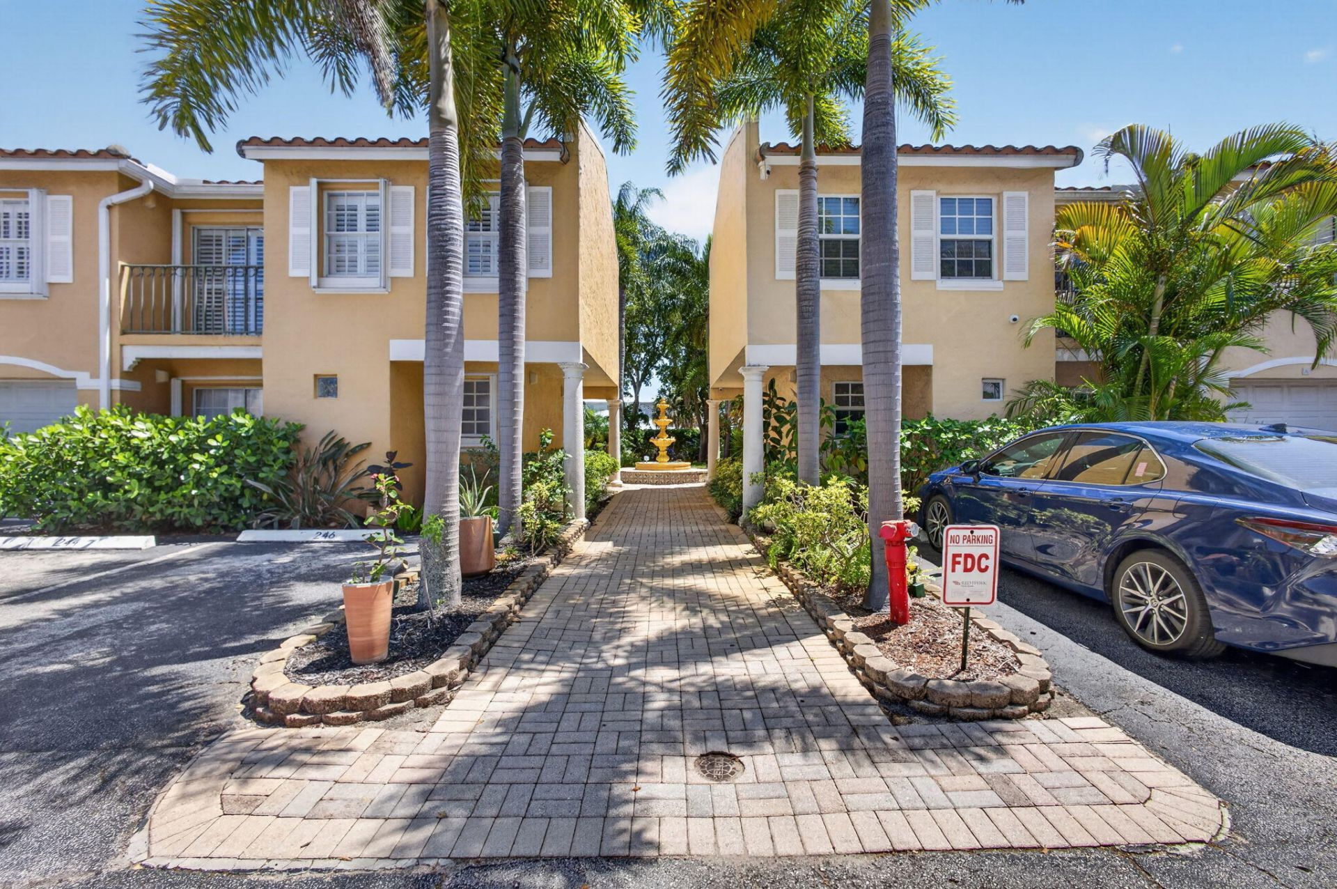 1020 Lake Shore Drive, Unit 105, Lake Park, FL 33403 Photo