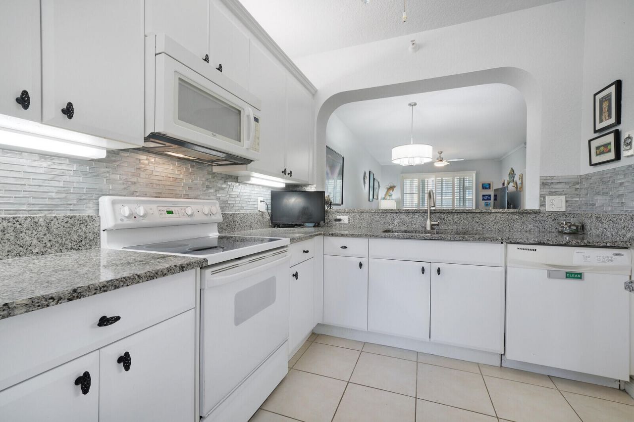7623 Southampton Terrace, Unit 113, Tamarac, FL 33321 Photo
