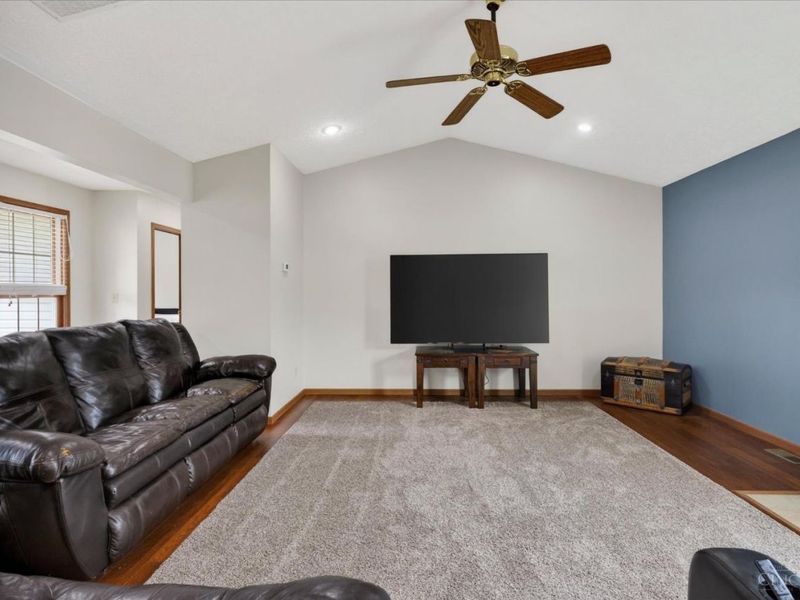 9070 Grimsley Road, Leesburg, OH 45135 Photo 7