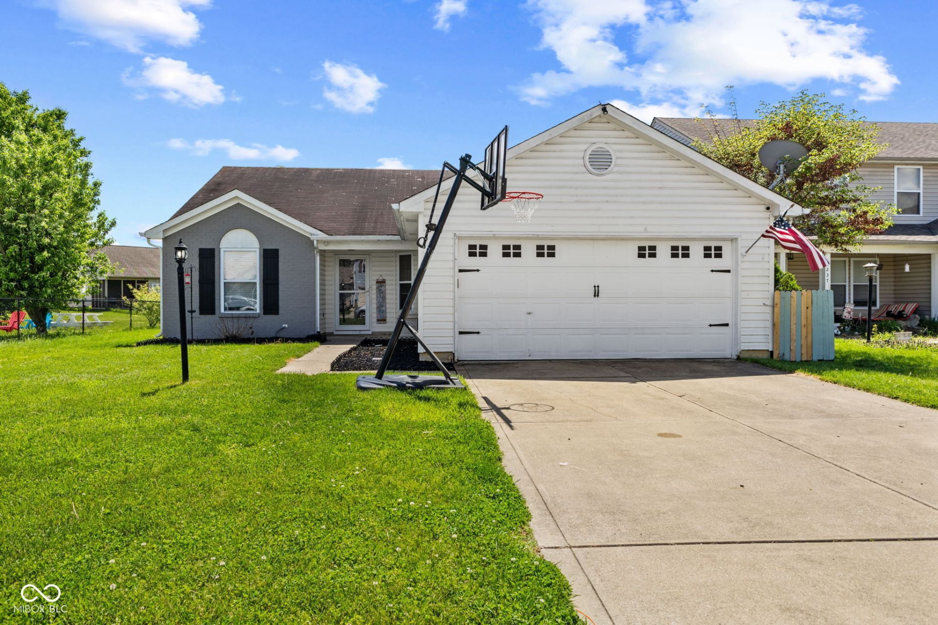 2227 Rolling Hill Court, Columbus, IN 47201 Main Photo