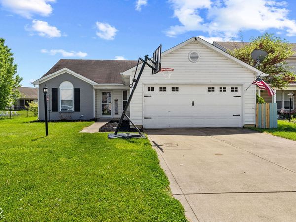 2227 Rolling Hill Court, Columbus, IN 47201