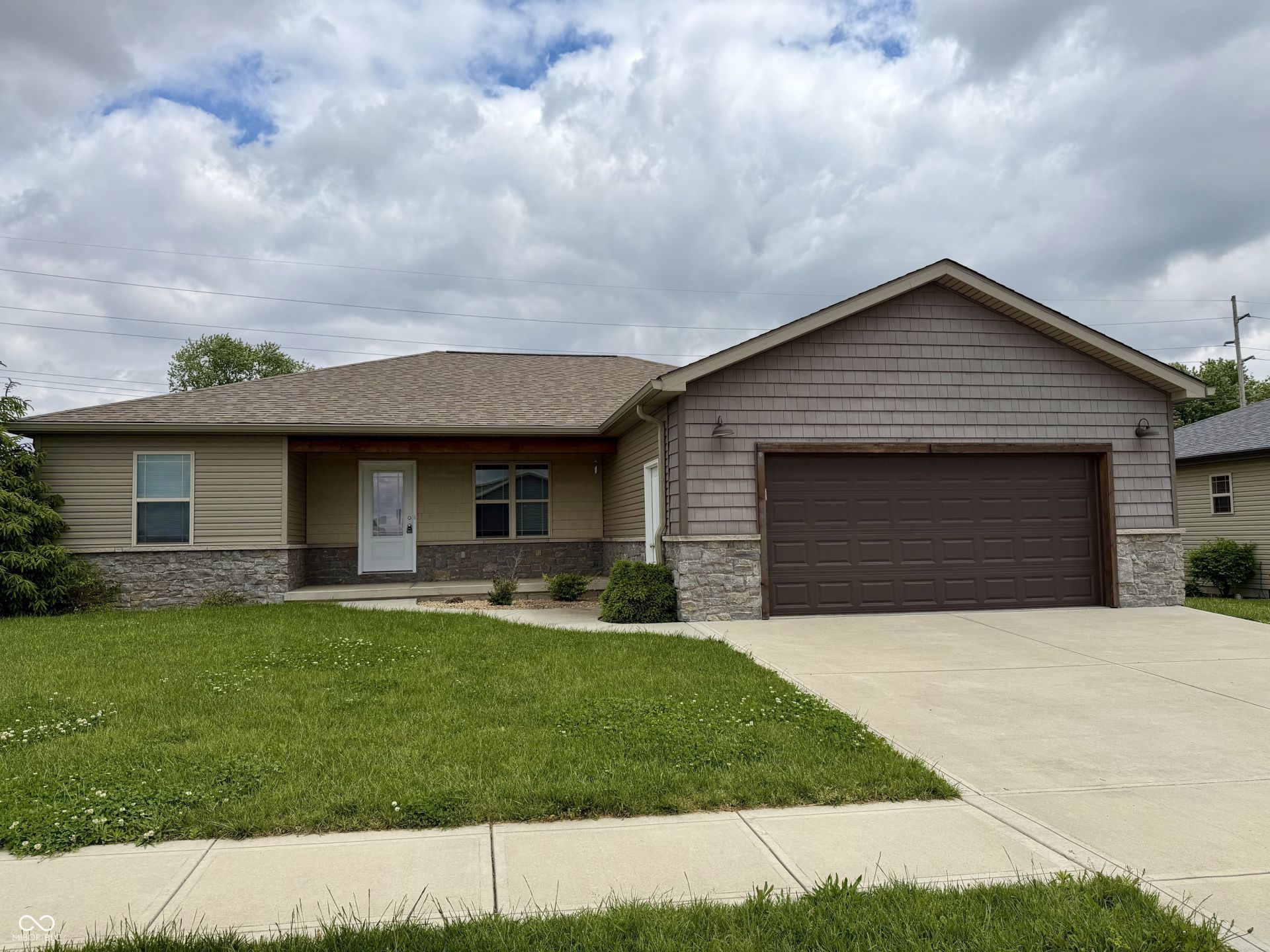 1904 N Oakmont Avenue, Greensburg, IN 47240 Main Photo