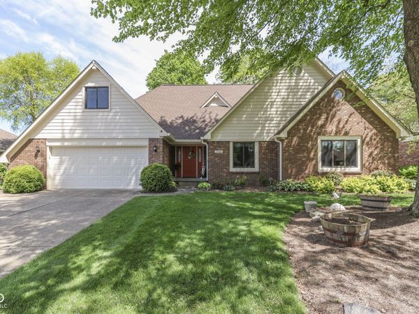 275 Adrienne Drive , Greenwood, IN 46142