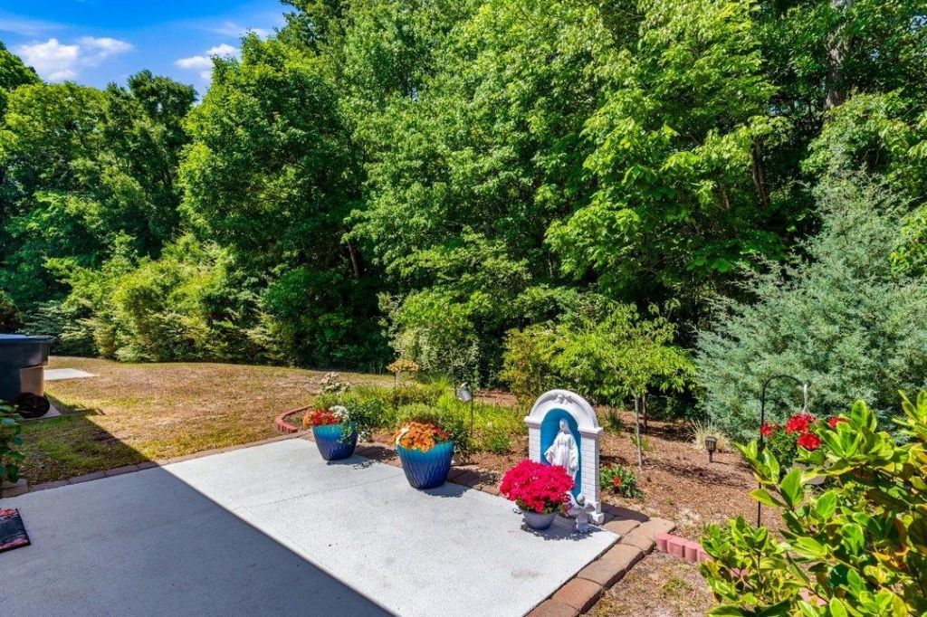 200 Country Manor Dr. Photo 11