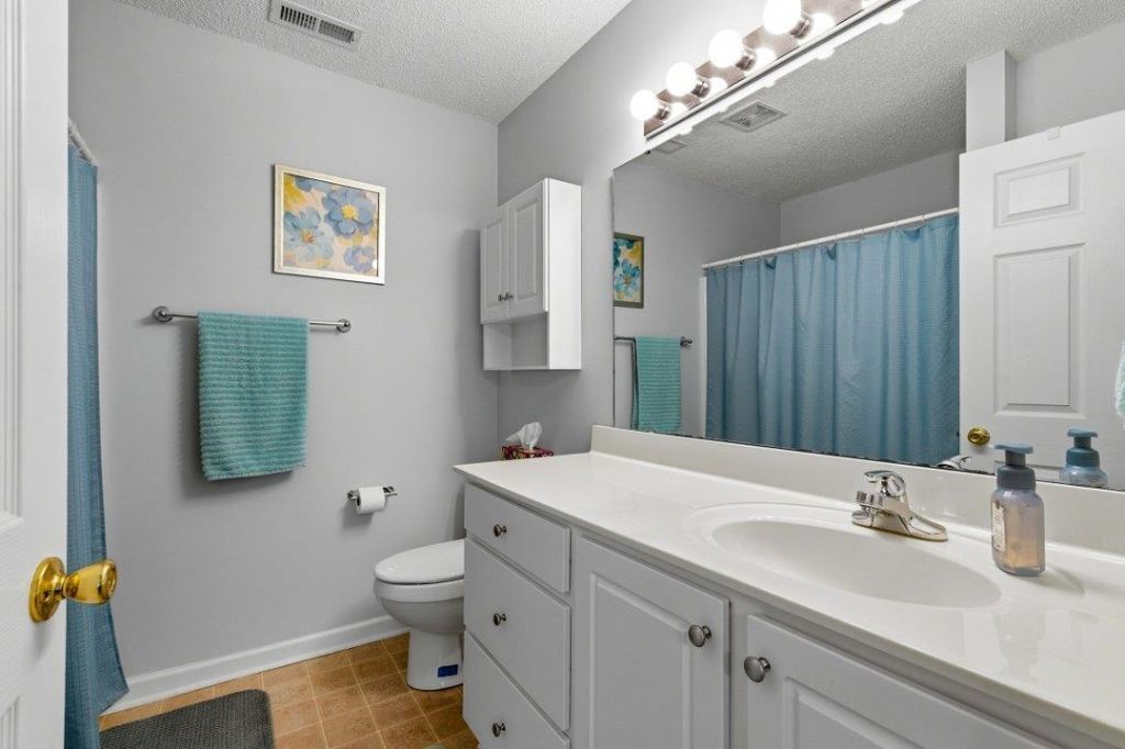 200 Country Manor Dr. Photo 13