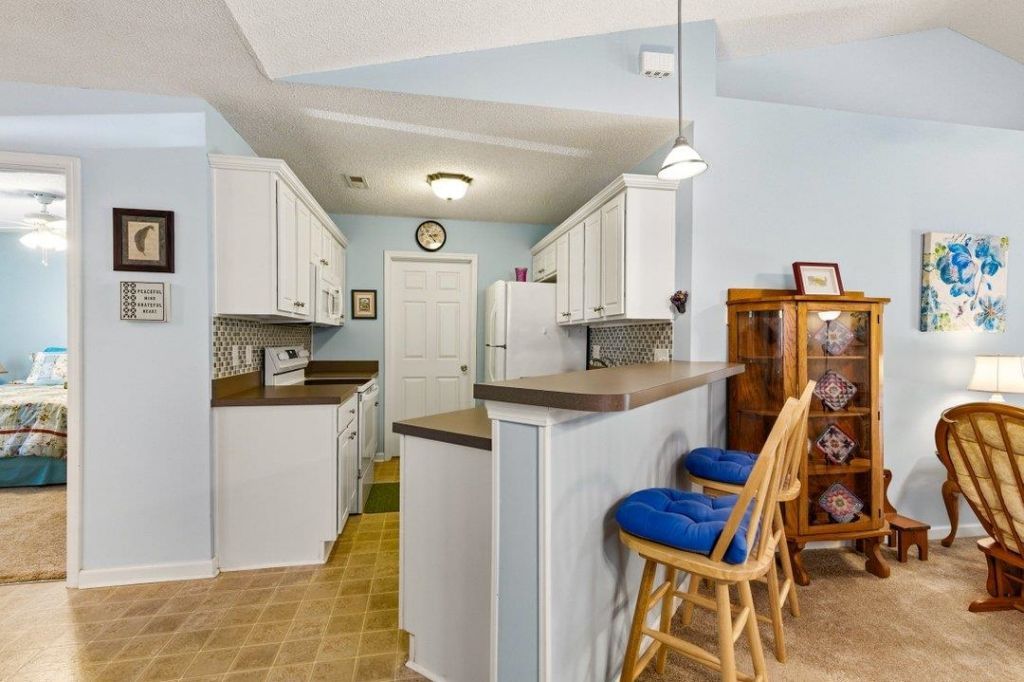 200 Country Manor Dr. Photo 21