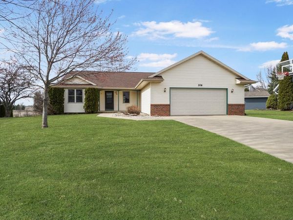 206 Sunset COURT, Mayville, WI 53050