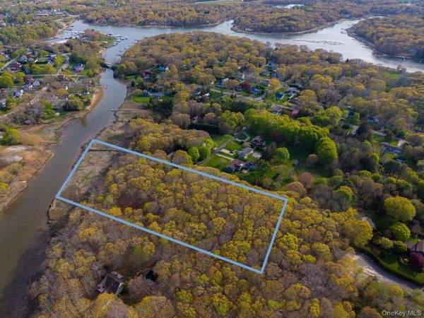 1050 Greton Court , Mattituck, NY 11952