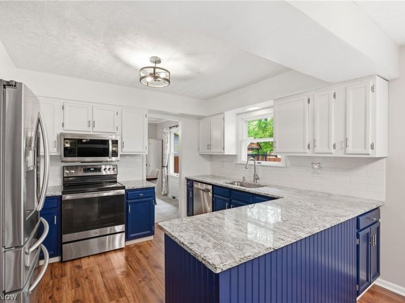 4083 Lydgate Drive , North Olmsted, OH 44070 Photo 14