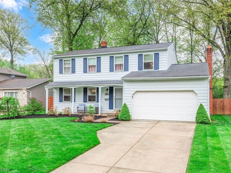 4083 Lydgate Drive , North Olmsted, OH 44070 Photo 2