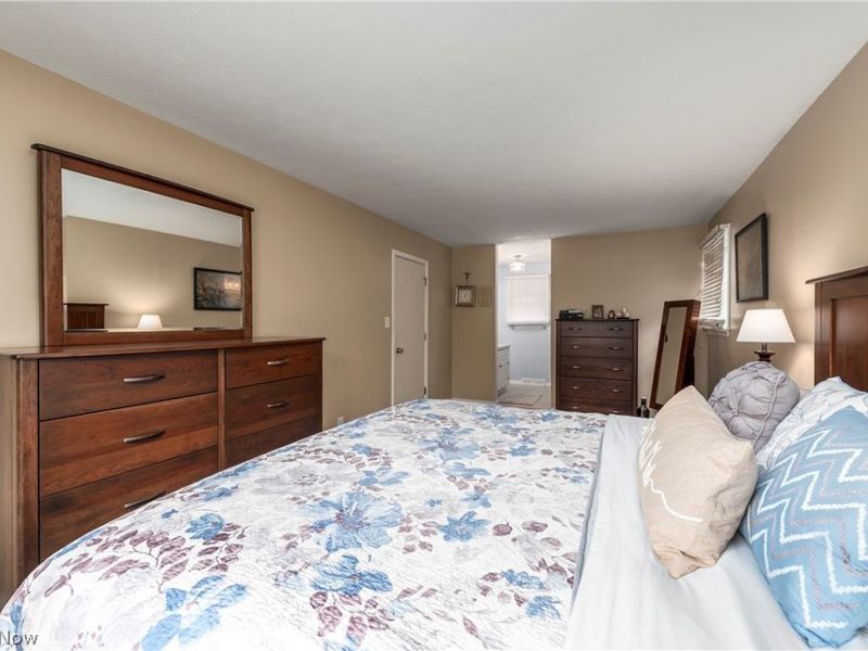 4083 Lydgate Drive , North Olmsted, OH 44070 Photo 24