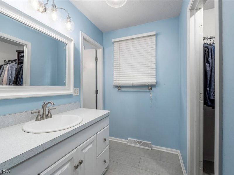 4083 Lydgate Drive , North Olmsted, OH 44070 Photo 25