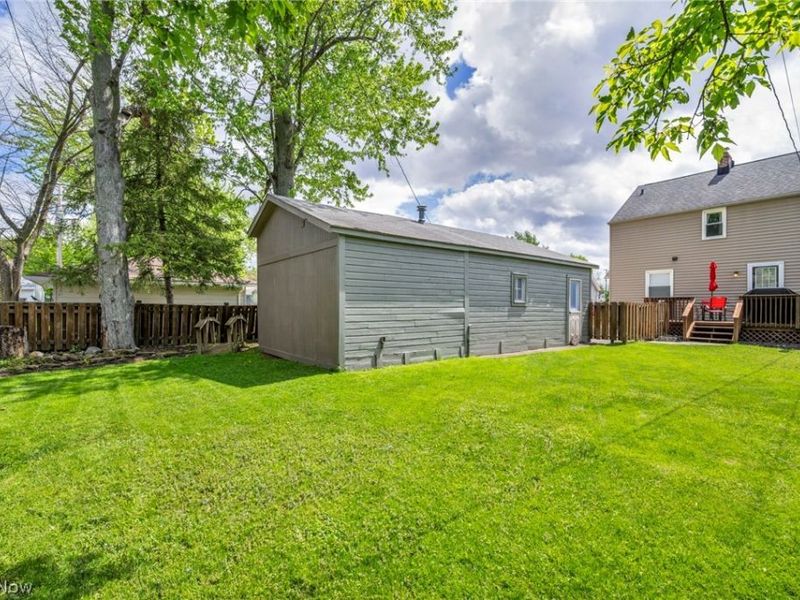 20944 Woodstock Avenue, Fairview Park, OH 44126 Photo 21