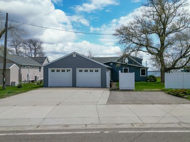 804 Lake Shore Drive , Battle Lake, MN 56515