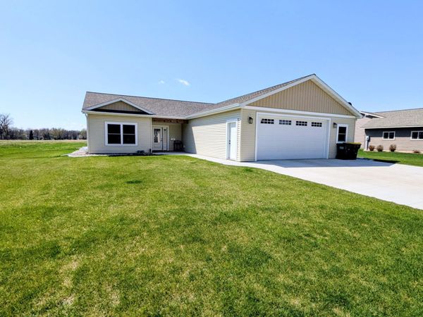 1401 W Fairview Avenue, Olivia, MN 56277