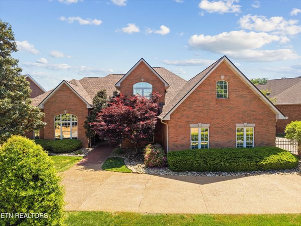 206 Savannah Park Drive, Maryville, TN 37803