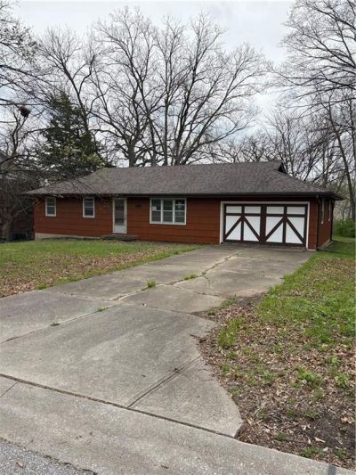 8813 North Road, Pleasant Valley, MO 64068 Main Photo