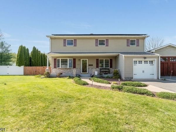103 Carter Ter, Hackettstown, NJ 07840