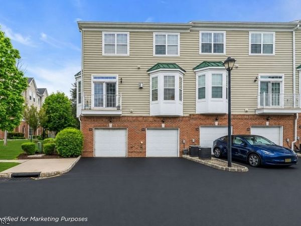 1002 Cunningham Ct, Belleville, NJ 07109