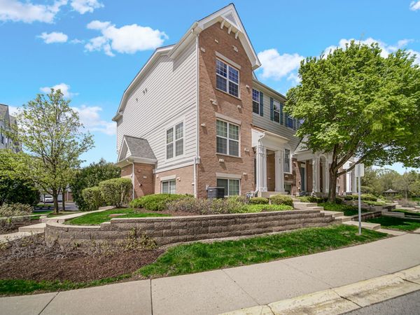 82 Arcadia Lane, Lake Zurich, IL 60047