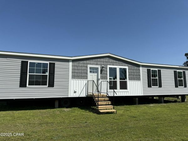 697 Son In Law Road , Bonifay, FL 32425