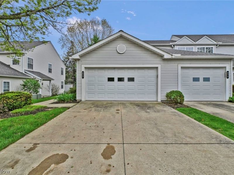 833 Overlook Ridge Drive, Cleveland, OH 44109 Photo 1