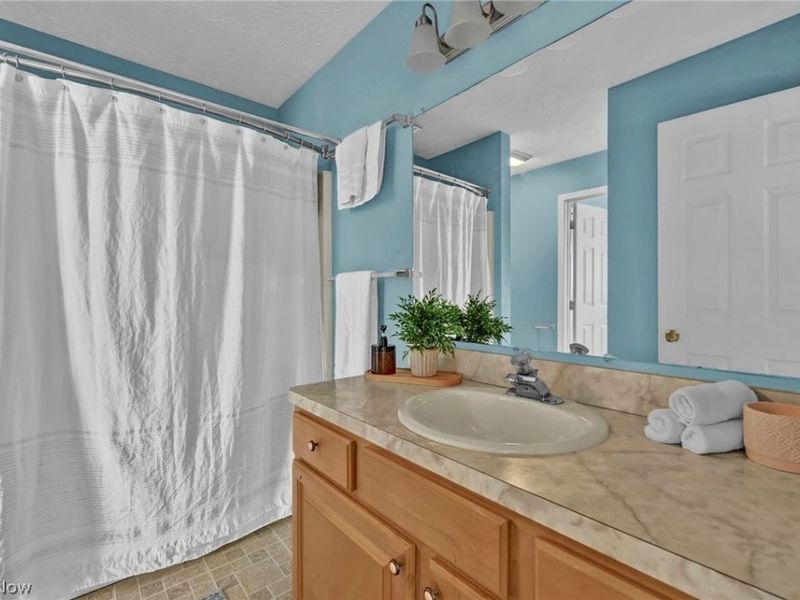 833 Overlook Ridge Drive, Cleveland, OH 44109 Photo 14