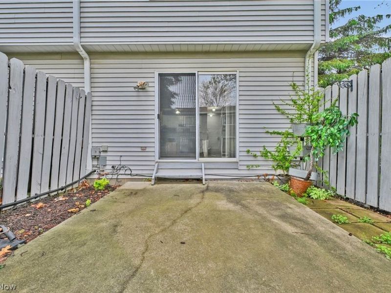 833 Overlook Ridge Drive, Cleveland, OH 44109 Photo 23