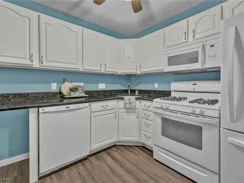 833 Overlook Ridge Drive, Cleveland, OH 44109 Photo 5
