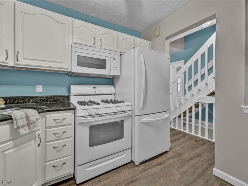 833 Overlook Ridge Drive, Cleveland, OH 44109 Photo 6