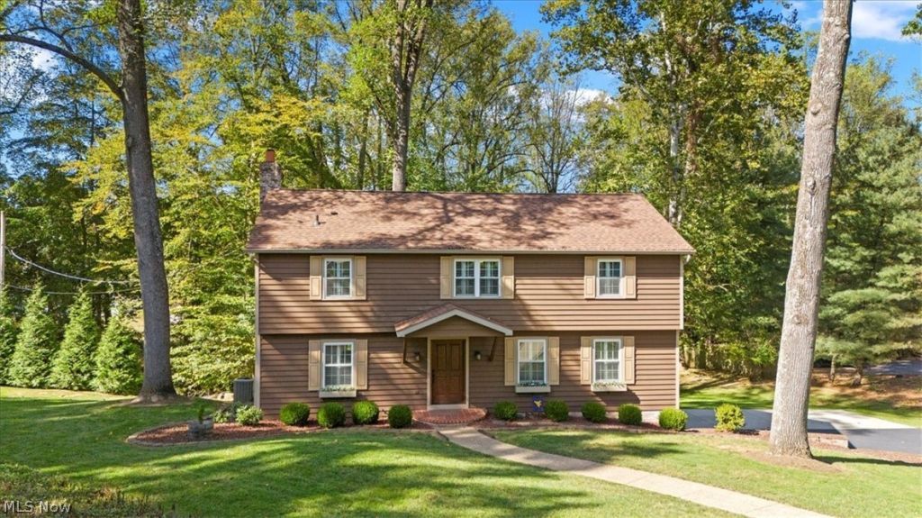 37 Meadowcrest Drive, Parkersburg, WV 26104 Main Photo