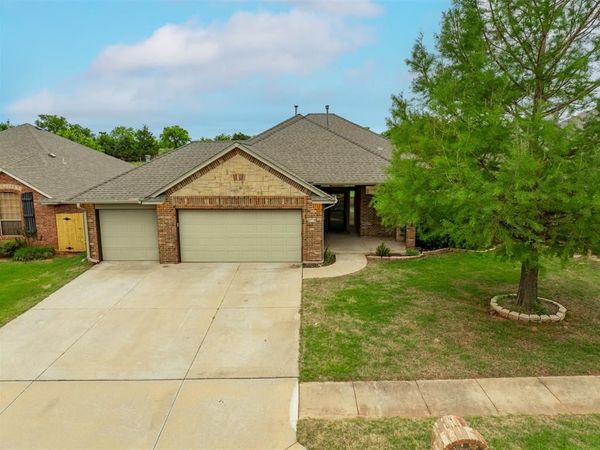 2716 SE 39th Street, Moore, OK 73160