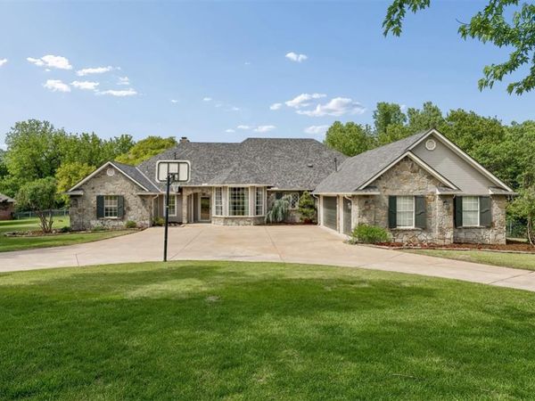 2017 Shadow Lake Drive, Edmond, OK 73025