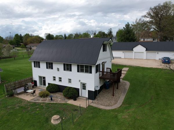 301 S Gill Street , Monticello, IA 52310