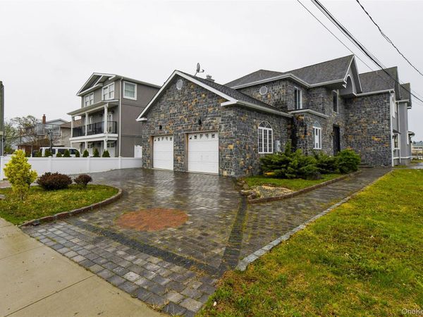 4563 Decatur Place , Island Park, NY 11558