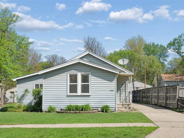 3104 Garfield Avenue, Des Moines, IA 50317