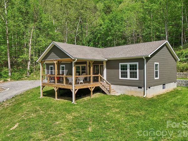590 Willow Lane, Marshall, NC 28753