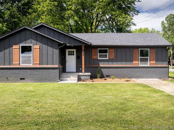 802 S Russell Street , Skiatook, OK 74070