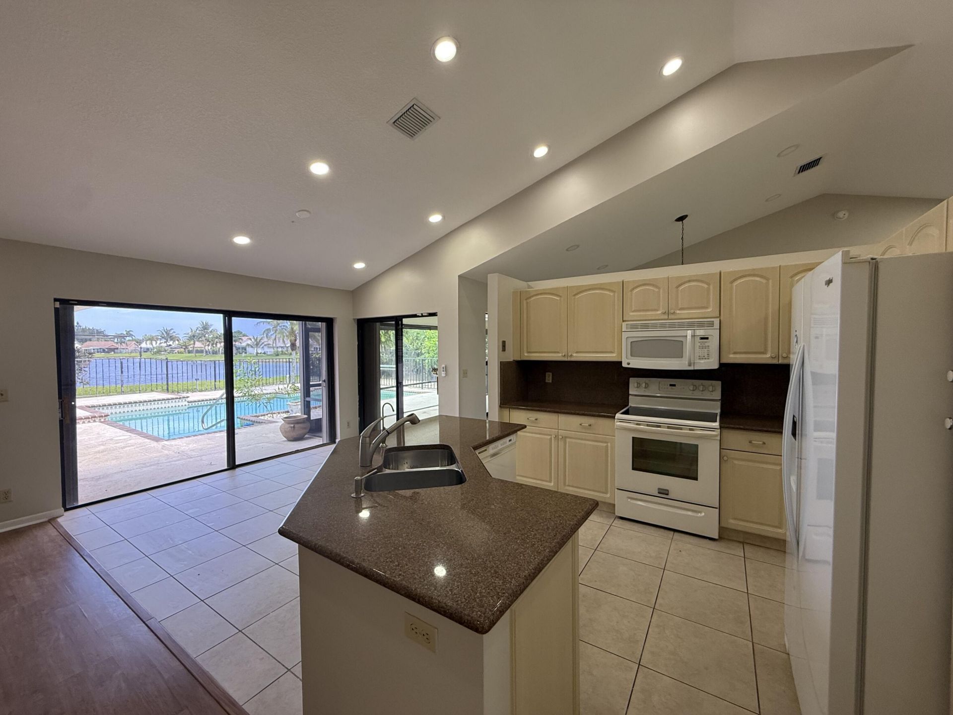 9215 Sun Pointe Drive, Boynton Beach, FL 33437 Photo