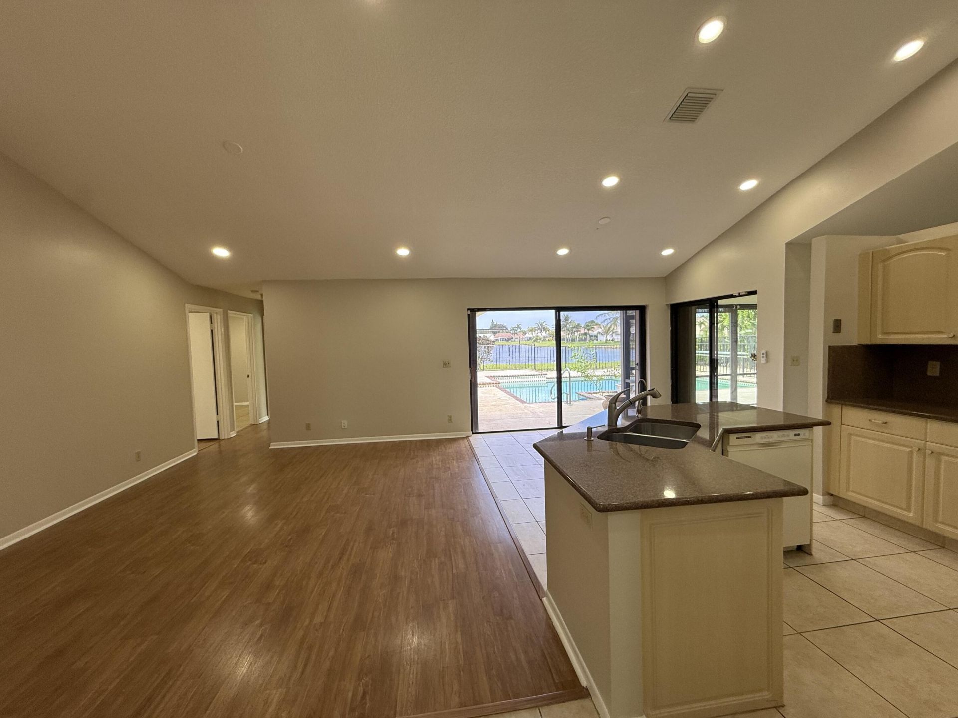 9215 Sun Pointe Drive, Boynton Beach, FL 33437 Photo