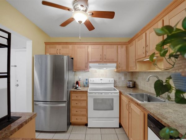 257 S Cypress Road, Unit 401, Pompano Beach, FL 33060